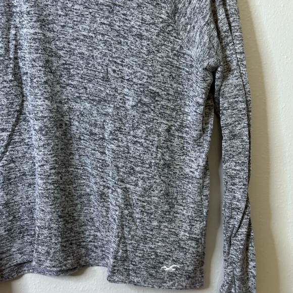 Hollister Women Must Have Collection Gray Longsleeve Shirt Size XS - Picture 3 of 7